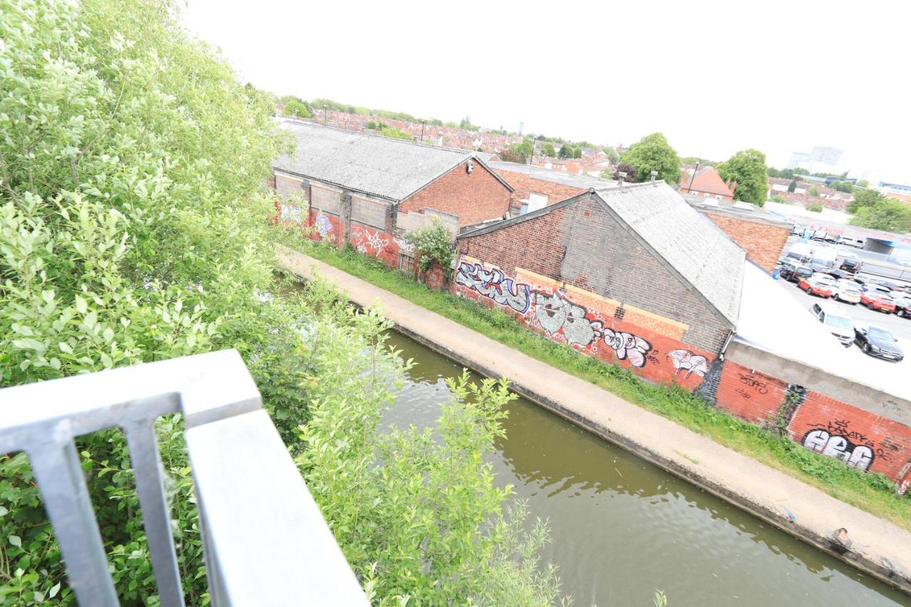Ecohome On The Canal In A Historic Site Near City كوفنتري المظهر الخارجي الصورة