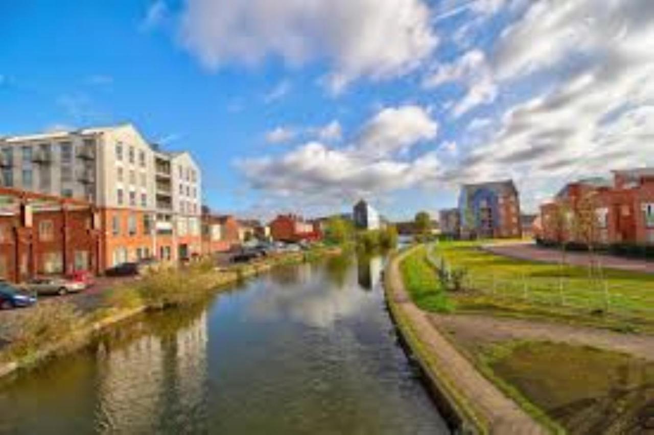 Ecohome On The Canal In A Historic Site Near City كوفنتري المظهر الخارجي الصورة