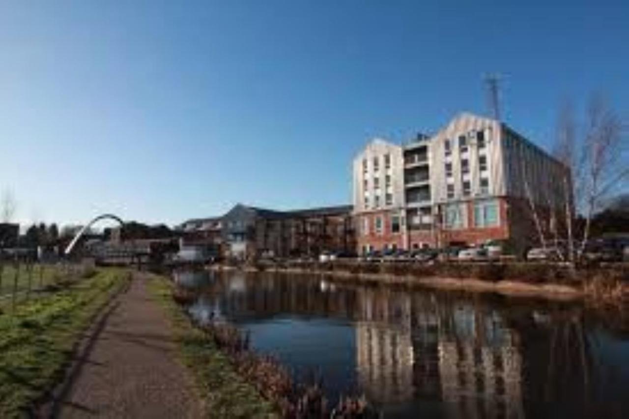 Ecohome On The Canal In A Historic Site Near City كوفنتري المظهر الخارجي الصورة