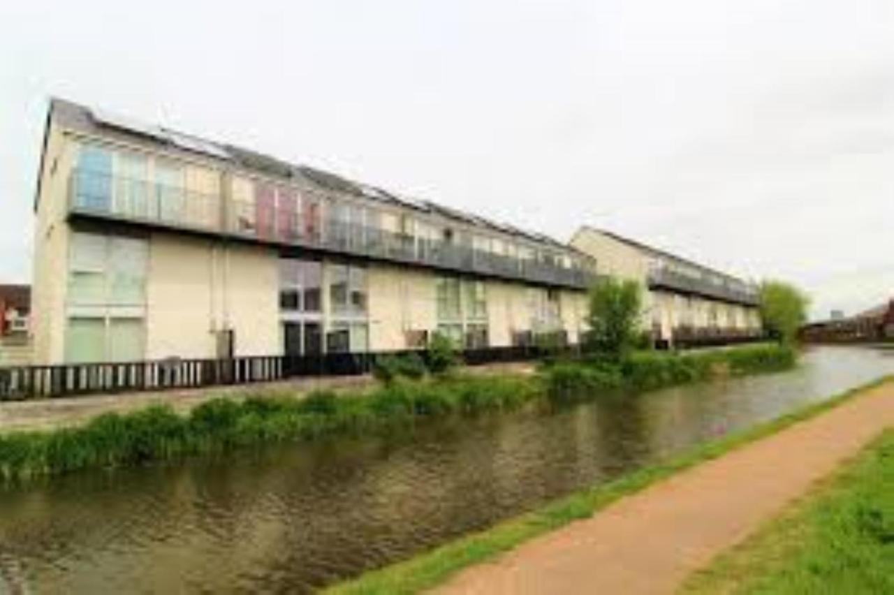 Ecohome On The Canal In A Historic Site Near City كوفنتري المظهر الخارجي الصورة
