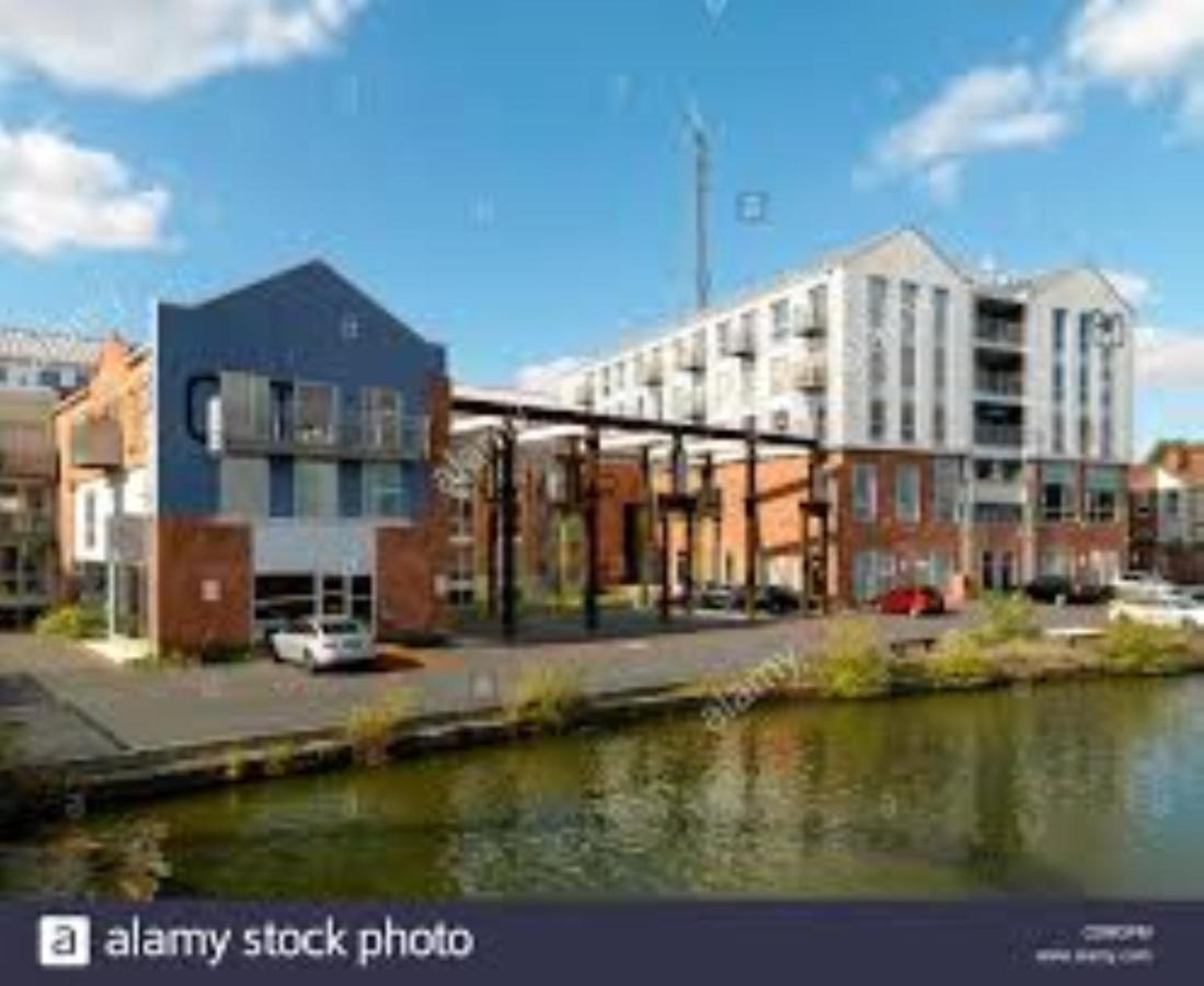 Ecohome On The Canal In A Historic Site Near City كوفنتري المظهر الخارجي الصورة